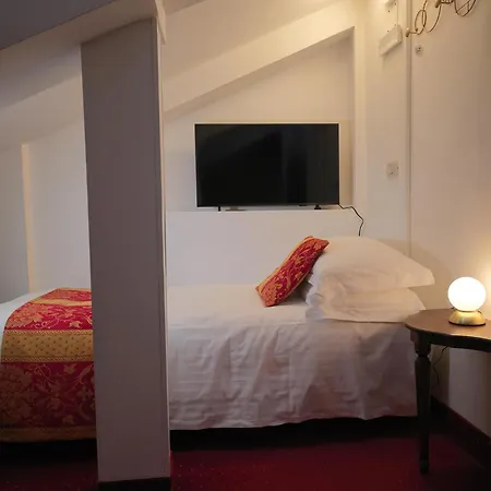 Konukevi Palazzo Malipiero Trevisan - Le Tre Dimore D'epoca 4*