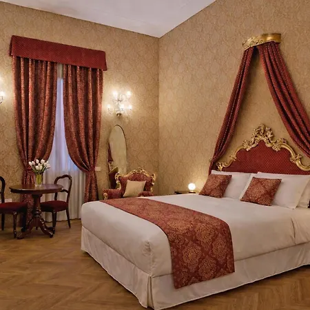 Palazzo Malipiero Trevisan - Le Tre Dimore D'epoca 4* Venedig